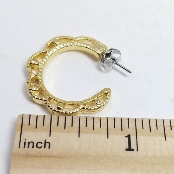 Vintage Scalloped Gold Tone Hoop Earrings, Nice Size 3/4 Inch, 80s 90s Estate - Picture 4 of 5
